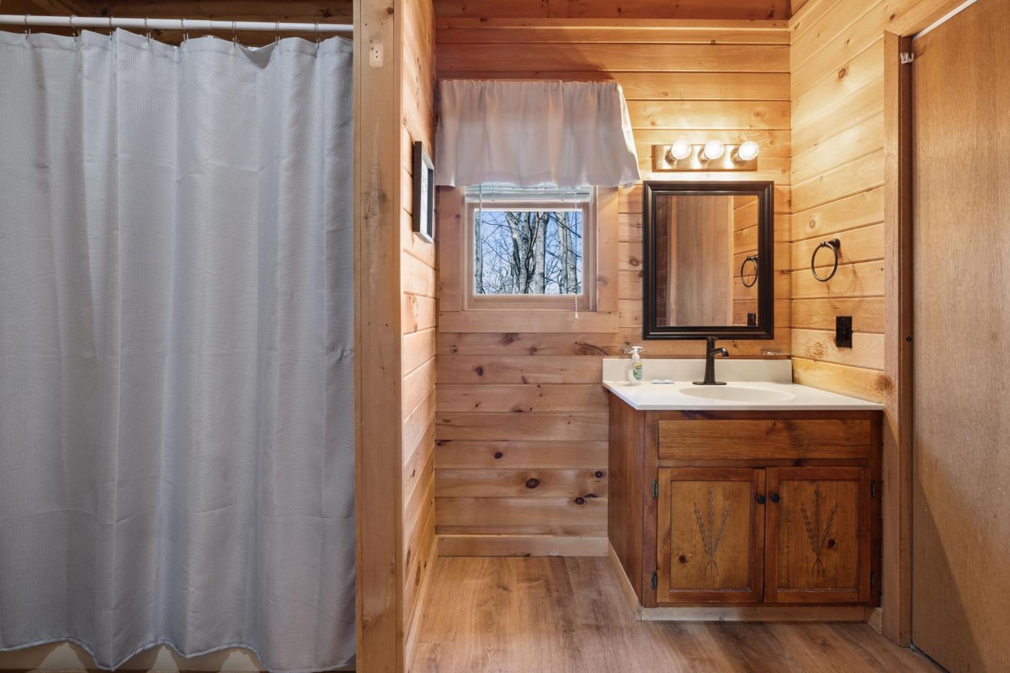 Cozy Family Friendly Cabin With Hot Tub, Near Gatlinburg, Pigeon Forge, Dollywood セバービル エクステリア 写真